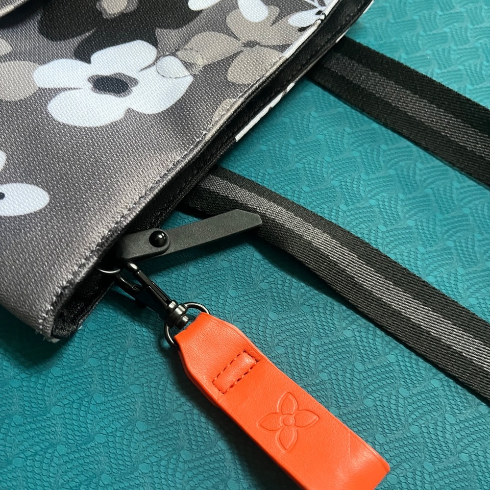 Sherpani Black and Gray Floral Crossbody Bag - Picture 5 of 12
